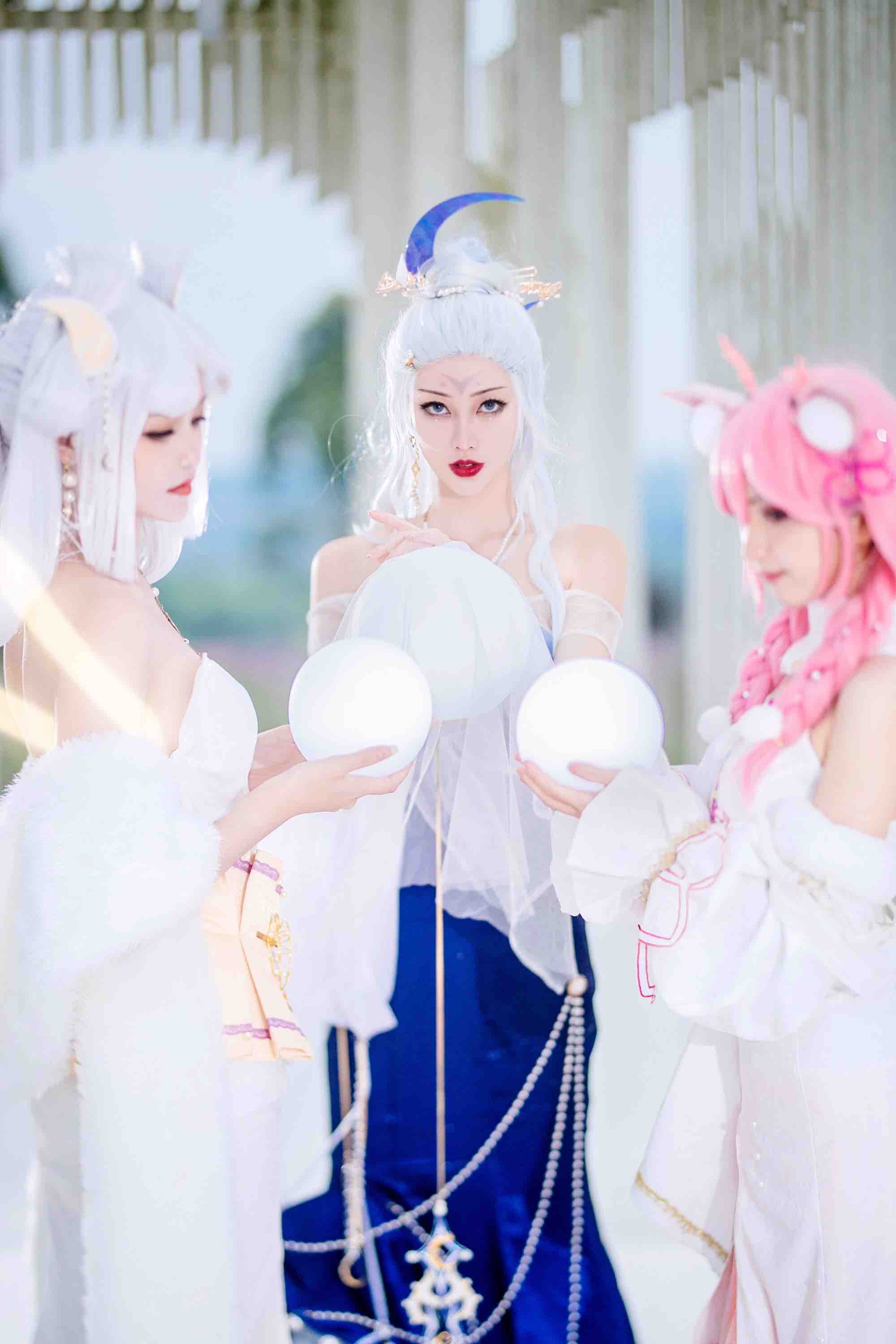 「萧雪cos」王者露娜悄悄摸走了甄姬的晚礼服!晚宴版露娜!